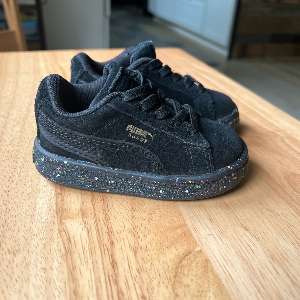 Toddler size 4 black suede Pumas - like new